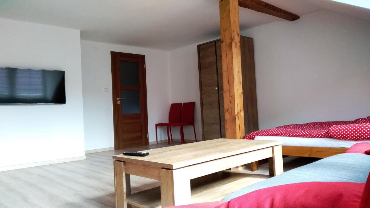 Apartmany Kukacci Hnizdo Benesov nad Ploucnici Buitenkant foto